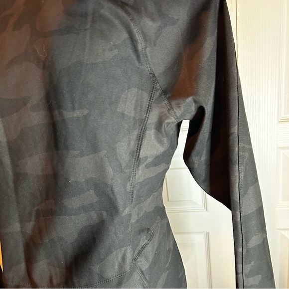Yogalicious Camo Black Yoga Jacket - Picture 8 of 11